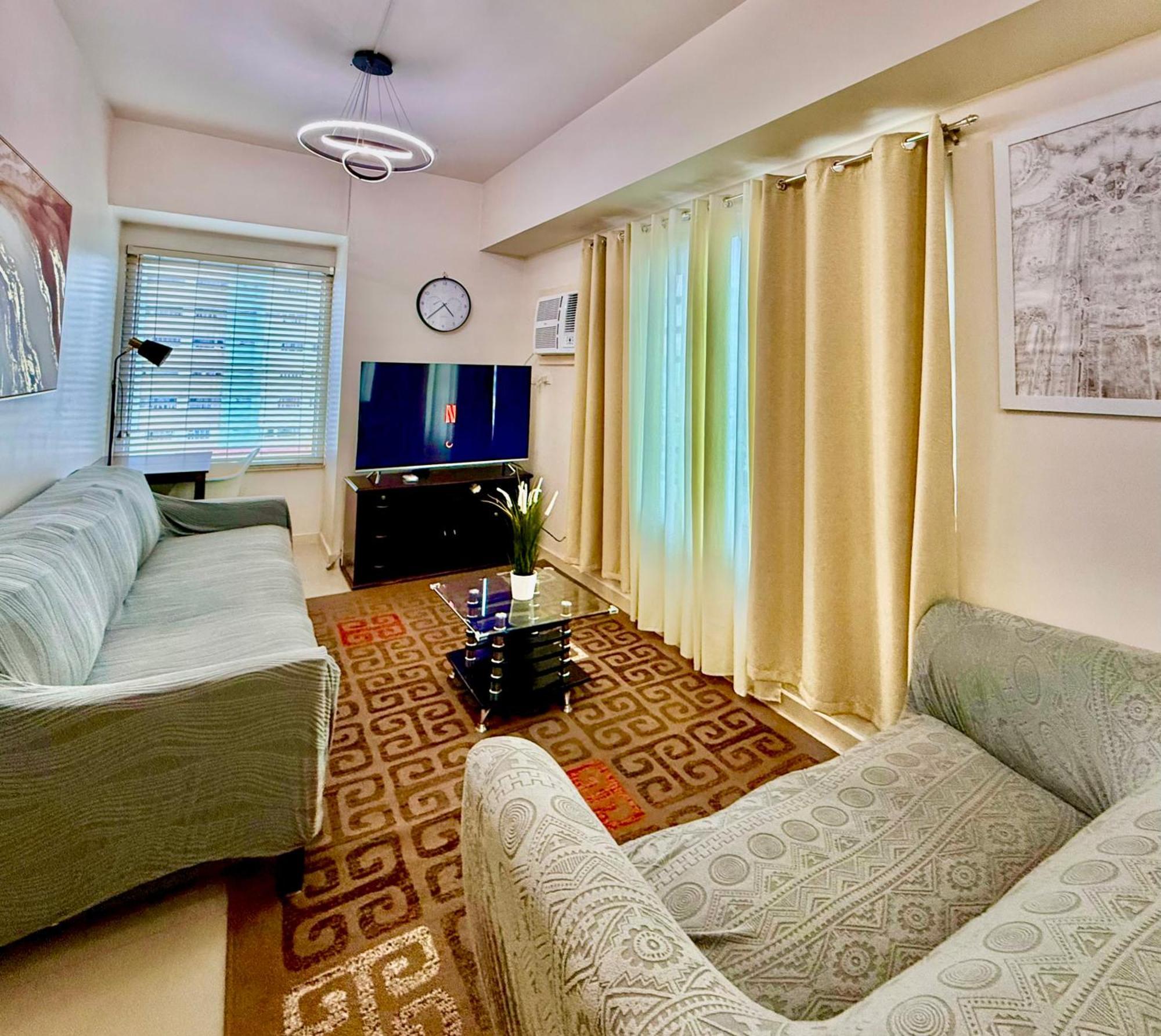 8 Adriatico Staycation Manila Exterior foto